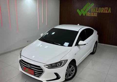 Hyundai Elantra 2017 Branco — foto 1 de 3