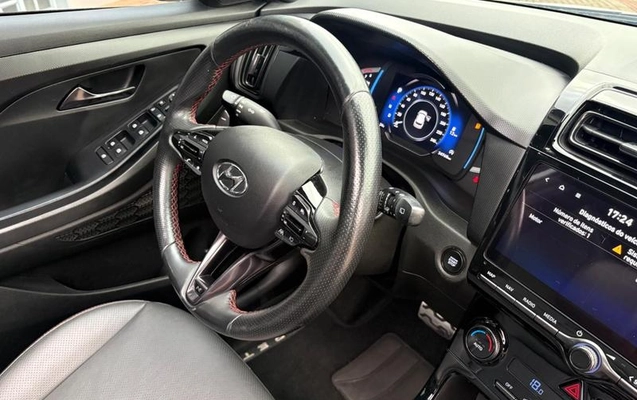 imagem-https://www.socarrao.com.br/sc-vehicle-images-prod/4402349/1792514900518-8530366_8_B_3253730e88.jpeg