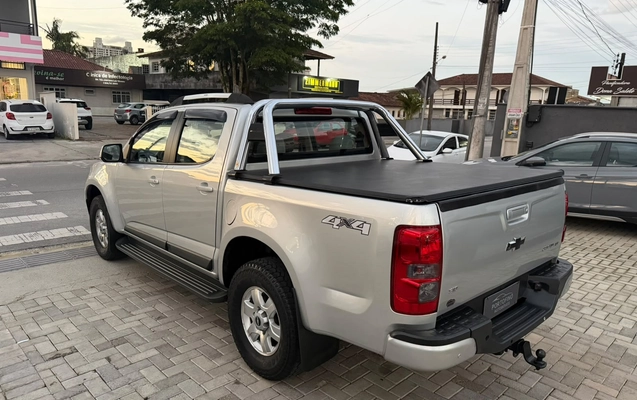 imagem-https://www.socarrao.com.br/sc-vehicle-images-prod/4402370/1792515025812-003_8320a893522027ee9cd60775f1e6514b.jpg