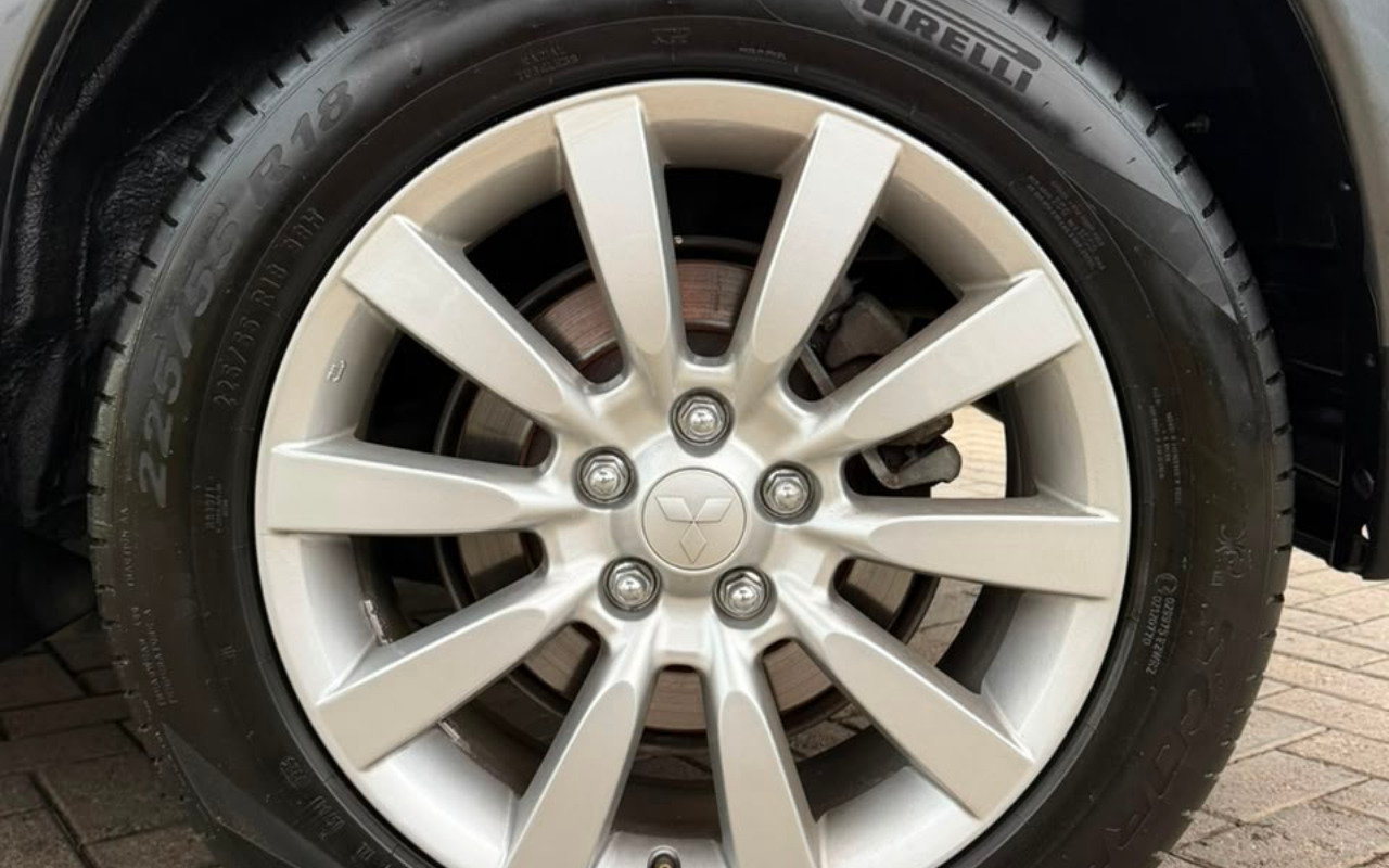 imagem-https://www.socarrao.com.br/sc-vehicle-images-prod/4402396/1792515385903-V2hhdHNBcHAgSW1hZ2UgMjAyNi0wOC0yNSBhdCAxNy41OS41MCgyKS5qcGVn.jpeg