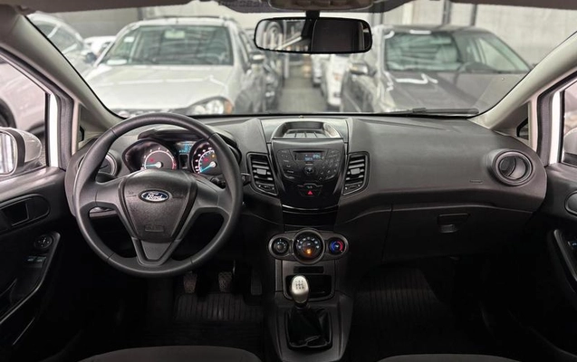 imagem-https://www.socarrao.com.br/sc-vehicle-images-prod/4402409/1792594185568-8564077_0_B_a1f7df6fe3.jpeg