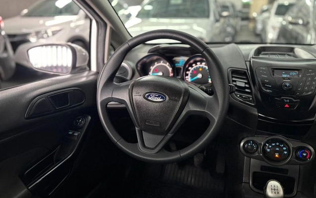 imagem-https://www.socarrao.com.br/sc-vehicle-images-prod/4402409/1792594185571-8564077_3_B_b5c88abd32.jpeg
