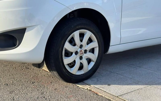 imagem-https://www.socarrao.com.br/sc-vehicle-images-prod/4402484/1792528369728-8583782_5_B_180500d84b.jpeg