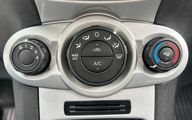 imagem-https://www.socarrao.com.br/sc-vehicle-images-prod/4402625/1792518582098-8588400_13_B_88b24b0162.jpeg