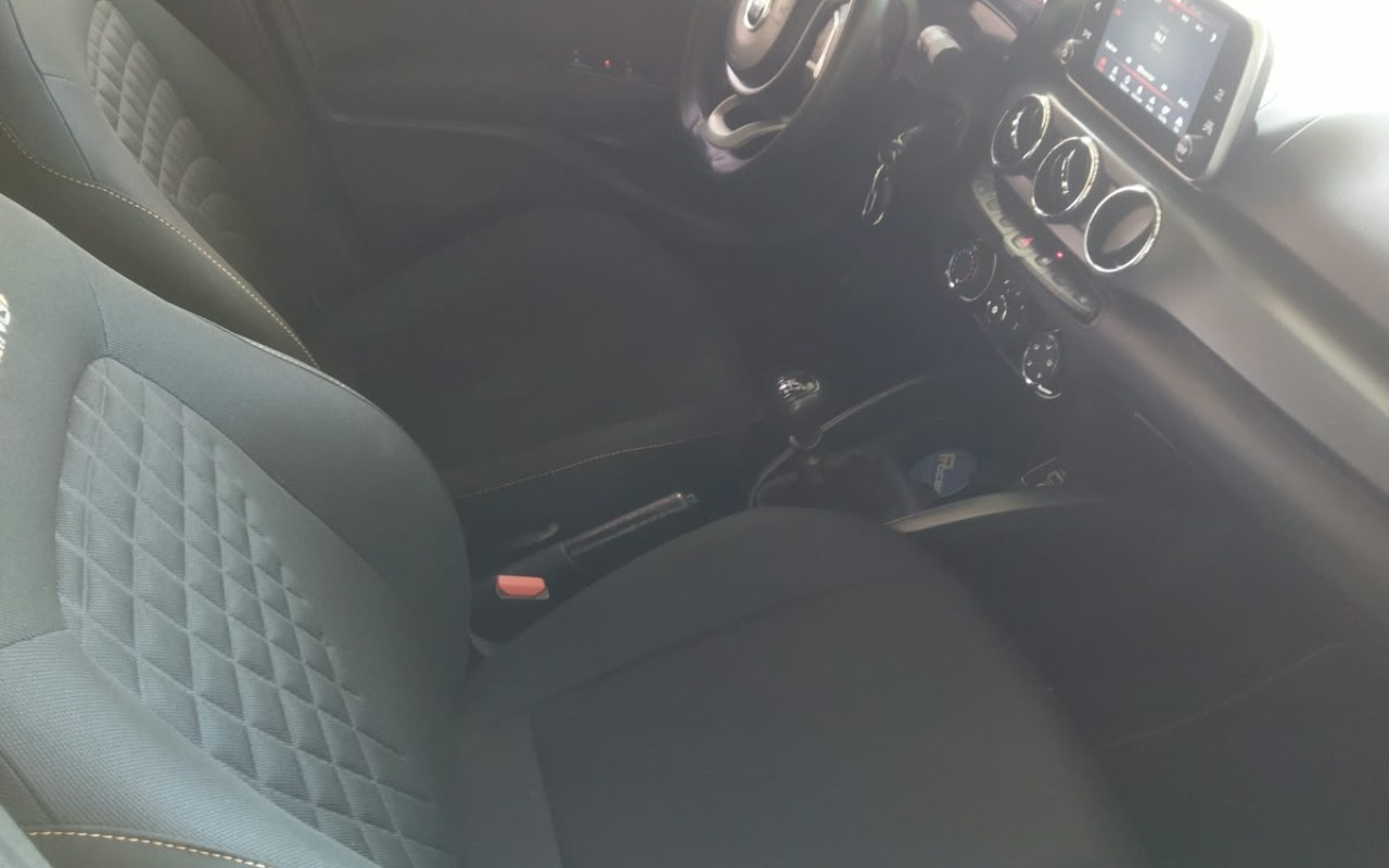 imagem-https://www.socarrao.com.br/sc-vehicle-images-prod/4402631/1792517088072-MTBjMGM0NTUtNjQwNC00YjlmLWE1NzAtMzM2NzgyMDk3ZmUwLmpwZw.jpg