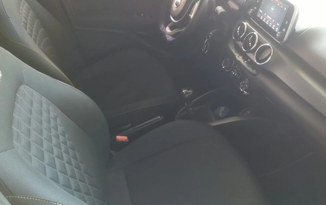 imagem-https://www.socarrao.com.br/sc-vehicle-images-prod/4402631/1792517088072-MTBjMGM0NTUtNjQwNC00YjlmLWE1NzAtMzM2NzgyMDk3ZmUwLmpwZw.jpg
