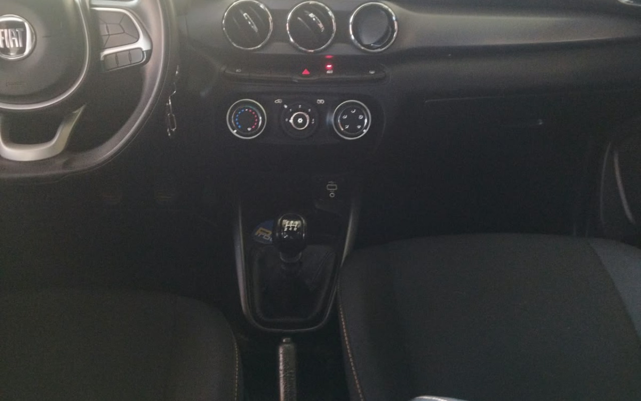 imagem-https://www.socarrao.com.br/sc-vehicle-images-prod/4402631/1792517088181-MjVlMGMzMjQtOThjNy00Y2I3LTgyZmUtMDllNDdmNzg0MTRhLmpwZw.jpg