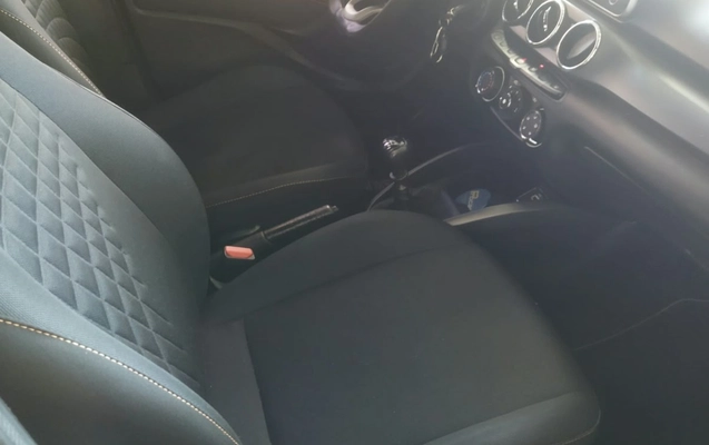 imagem-https://www.socarrao.com.br/sc-vehicle-images-prod/4402631/1792517088398-NjM2MWYwZmQtYWFkMy00N2MwLWEzNjItMGE4OGM0MDIxNjljLmpwZw.jpg
