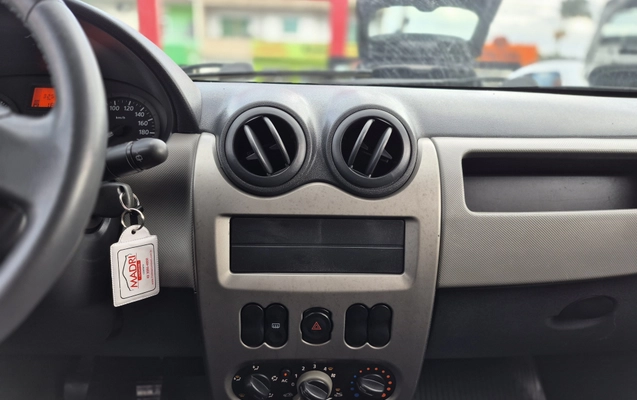 imagem-https://www.socarrao.com.br/sc-vehicle-images-prod/4402633/1792517122929-003_a04d849a24f60f96846f4dd7c23eeae0.jpg