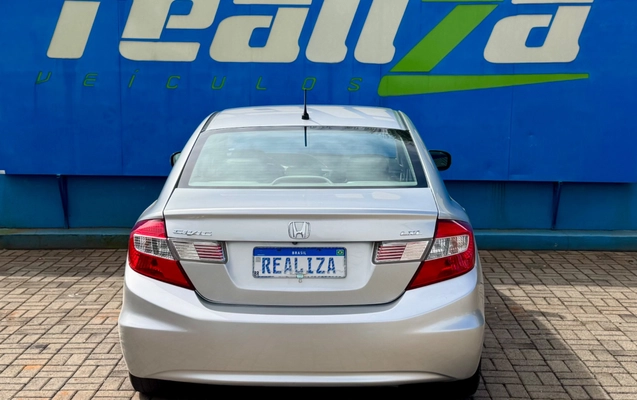 imagem-https://www.socarrao.com.br/sc-vehicle-images-prod/4402719/1792588889957-b817b0f0-ada0-46a0-958a-ef6221de02cf.jpg