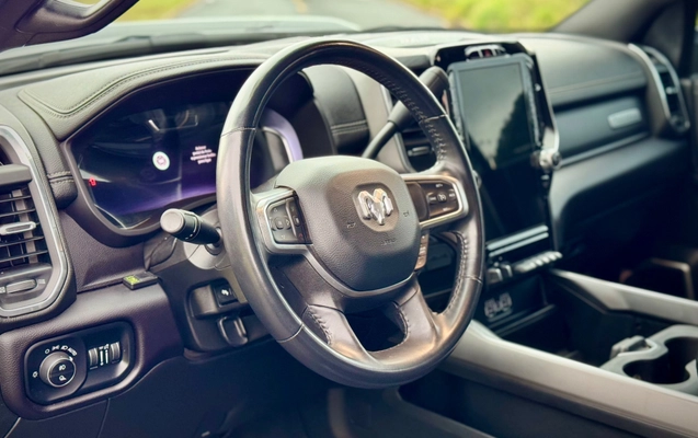 imagem-https://www.socarrao.com.br/sc-vehicle-images-prod/4402720/1792517610939-dd1a7ef0-6142-4d43-9bd1-39500fadce88.jpg