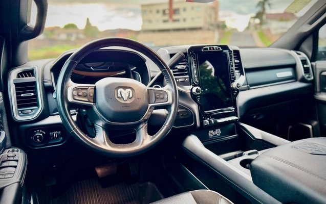 imagem-https://www.socarrao.com.br/sc-vehicle-images-prod/4402720/1792517610940-4daf41bf-5f23-4842-bab6-353f929b673e.jpg