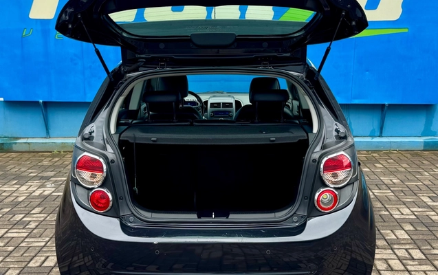 imagem-https://www.socarrao.com.br/sc-vehicle-images-prod/4402752/1792517838859-363f8c85-3dd9-4895-a351-9bf5032e86de.jpg