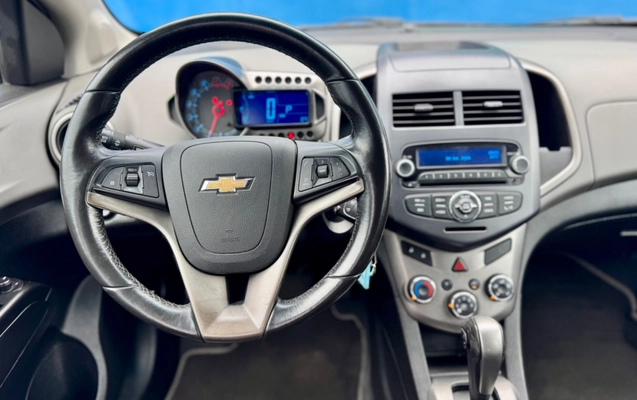 imagem-https://www.socarrao.com.br/sc-vehicle-images-prod/4402752/1792517838863-57f74f7c-c136-47b5-bb61-b9002fa6a549.jpg