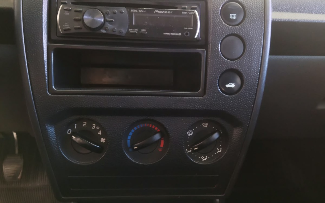 imagem-https://www.socarrao.com.br/sc-vehicle-images-prod/4402855/1792518545595-NWJmODdjOGItMGMzYi00M2M2LTliOGYtMTZjNjZmNWE4M2YyLmpwZw.jpg