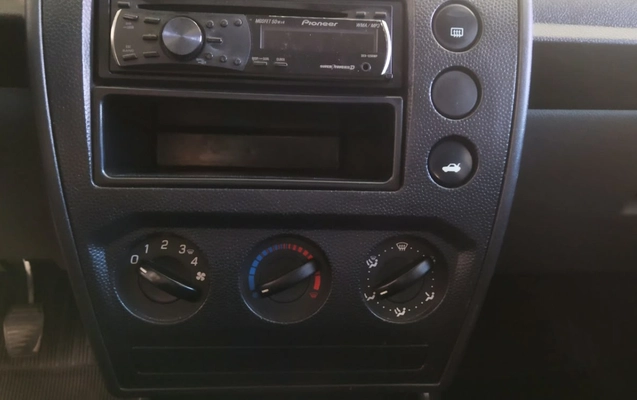 imagem-https://www.socarrao.com.br/sc-vehicle-images-prod/4402855/1792518545595-NWJmODdjOGItMGMzYi00M2M2LTliOGYtMTZjNjZmNWE4M2YyLmpwZw.jpg