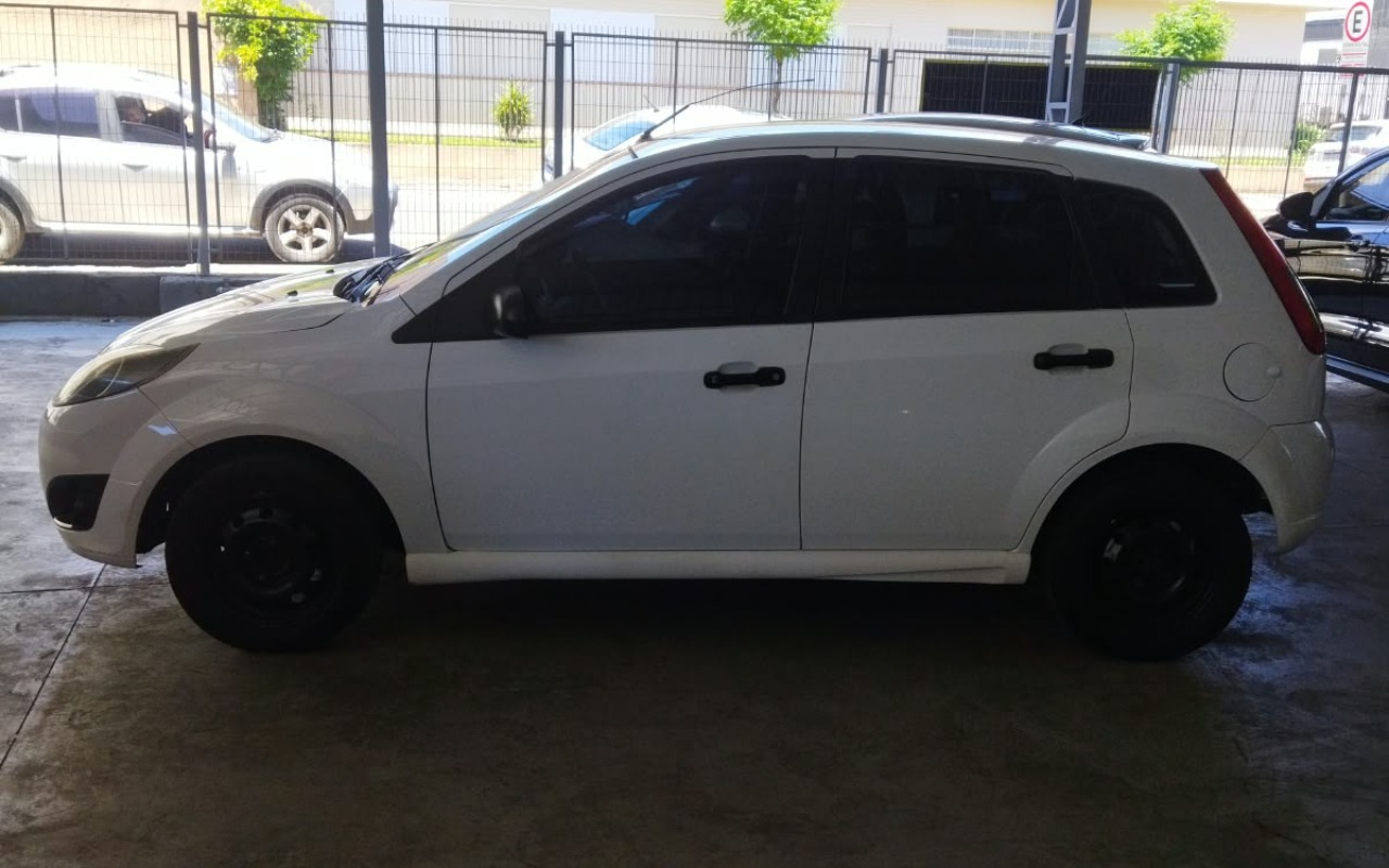 imagem-https://www.socarrao.com.br/sc-vehicle-images-prod/4402855/1792518546009-YTA5NjM1ZDgtZjU2YS00MDY2LWFiNzEtMTBjOTQyYWNmMWU1LmpwZw.jpg