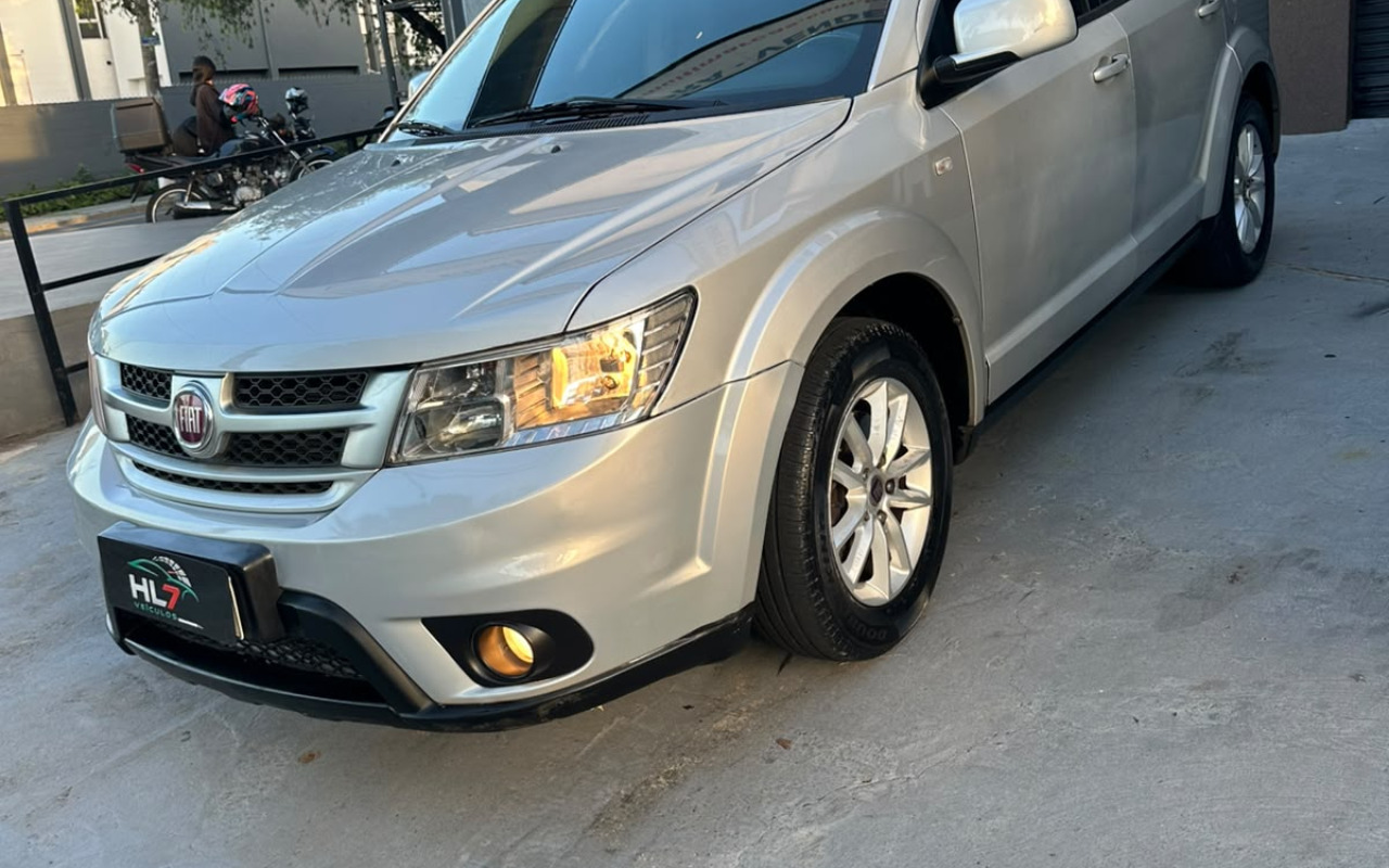 imagem-https://www.socarrao.com.br/sc-vehicle-images-prod/4402881/1792599781230-V2hhdHNBcHAgSW1hZ2UgMjAyNi0xMC0yMCBhdCAxNy40OC41MCgyKS5qcGVn.jpeg