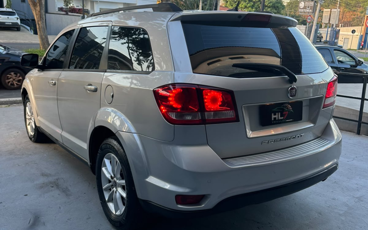 imagem-https://www.socarrao.com.br/sc-vehicle-images-prod/4402881/1792599781946-V2hhdHNBcHAgSW1hZ2UgMjAyNi0xMC0yMCBhdCAxNy40OC41MS5qcGVn.jpeg