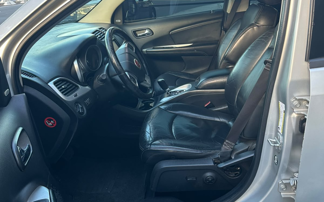 imagem-https://www.socarrao.com.br/sc-vehicle-images-prod/4402881/1792599782137-V2hhdHNBcHAgSW1hZ2UgMjAyNi0xMC0yMCBhdCAxNy40OC41MSgyKS5qcGVn.jpeg