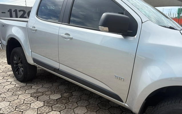 imagem-https://www.socarrao.com.br/sc-vehicle-images-prod/4402882/1792518756820-ZTI5ZTc0MWUtZDY3My00NmQxLTkzZjgtMzU1MmQ5ZDg3N2M2LmpwZWc.jpeg