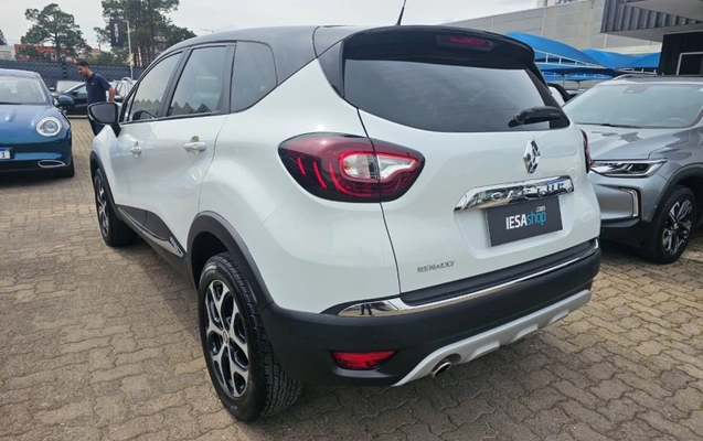 imagem-https://www.socarrao.com.br/sc-vehicle-images-prod/4402917/1792678355803-9FAn3q3el0UBpOBbQBSFHfBYnWLMO0CL.jpg