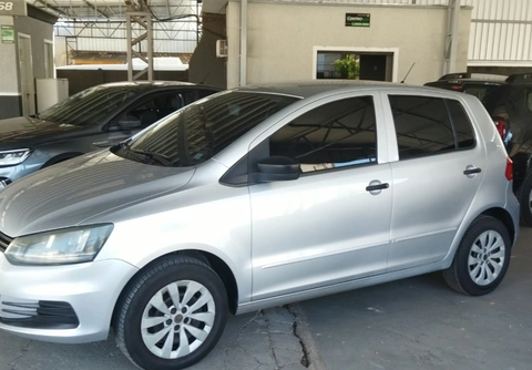 Volkswagen Fox 2015 Cinza — foto 1 de 3