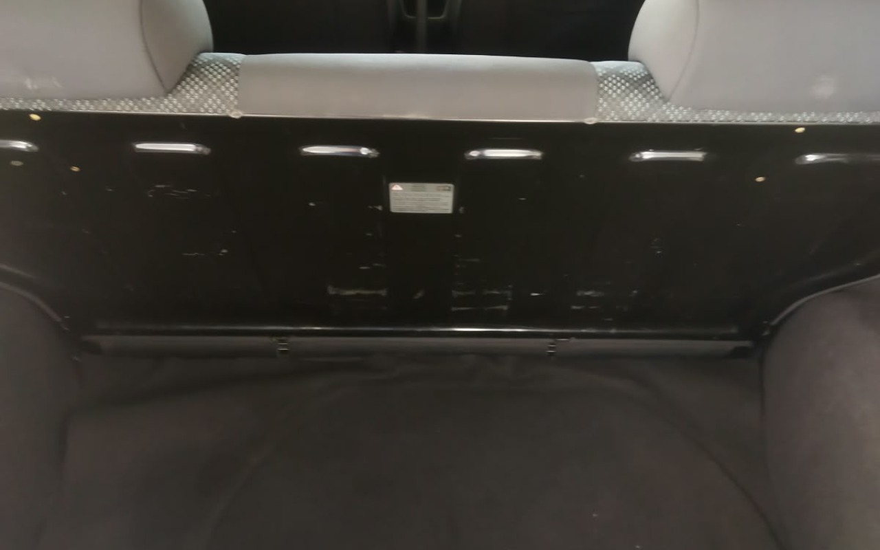 imagem-https://www.socarrao.com.br/sc-vehicle-images-prod/4402941/1792519263219-MTE1OWZmY2YtYjIxMy00MjA1LTljODUtZTNjNTNlMDk3ZTg1LmpwZw.jpg