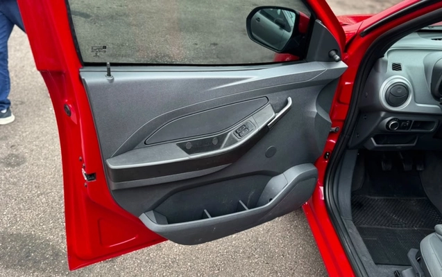 imagem-https://www.socarrao.com.br/sc-vehicle-images-prod/4402946/1792519297347-MzA4ZWFkZTMtOGQzNC00NTdiLTk5ZTYtMjM2ZDM5YzdmZjU0LmpwZWc.jpeg