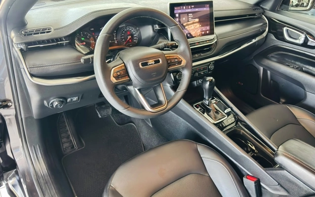 imagem-https://www.socarrao.com.br/sc-vehicle-images-prod/4402949/1792519306364-12_011735.jpg