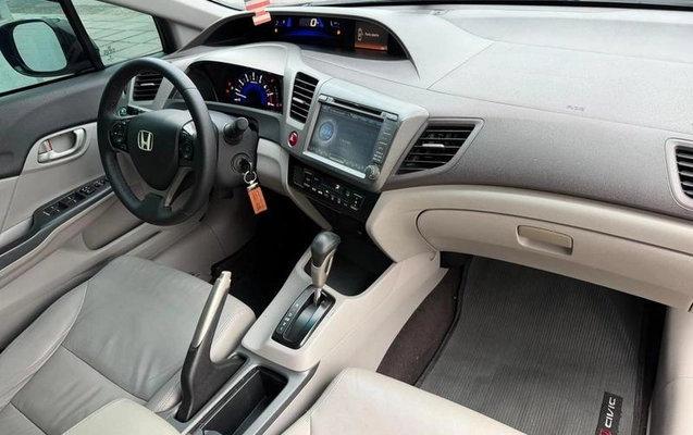 imagem-https://www.socarrao.com.br/sc-vehicle-images-prod/4403006/1792519701077-8530289_5_B_fdffe4bd2a.jpeg