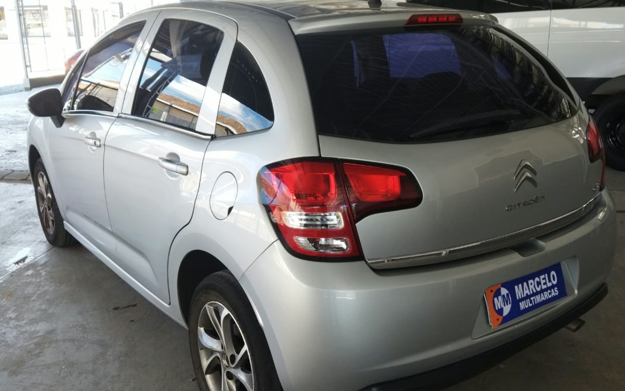 imagem-https://www.socarrao.com.br/sc-vehicle-images-prod/4403019/1792520033052-MGNjMjU2MmItNjEyNC00MzMzLWFkMDItMDY4Y2M0MmMyMzY1LmpwZw.jpg