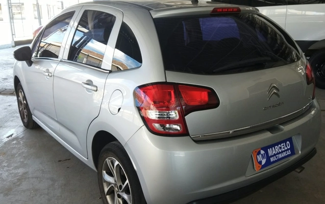 imagem-https://www.socarrao.com.br/sc-vehicle-images-prod/4403019/1792520033052-MGNjMjU2MmItNjEyNC00MzMzLWFkMDItMDY4Y2M0MmMyMzY1LmpwZw.jpg