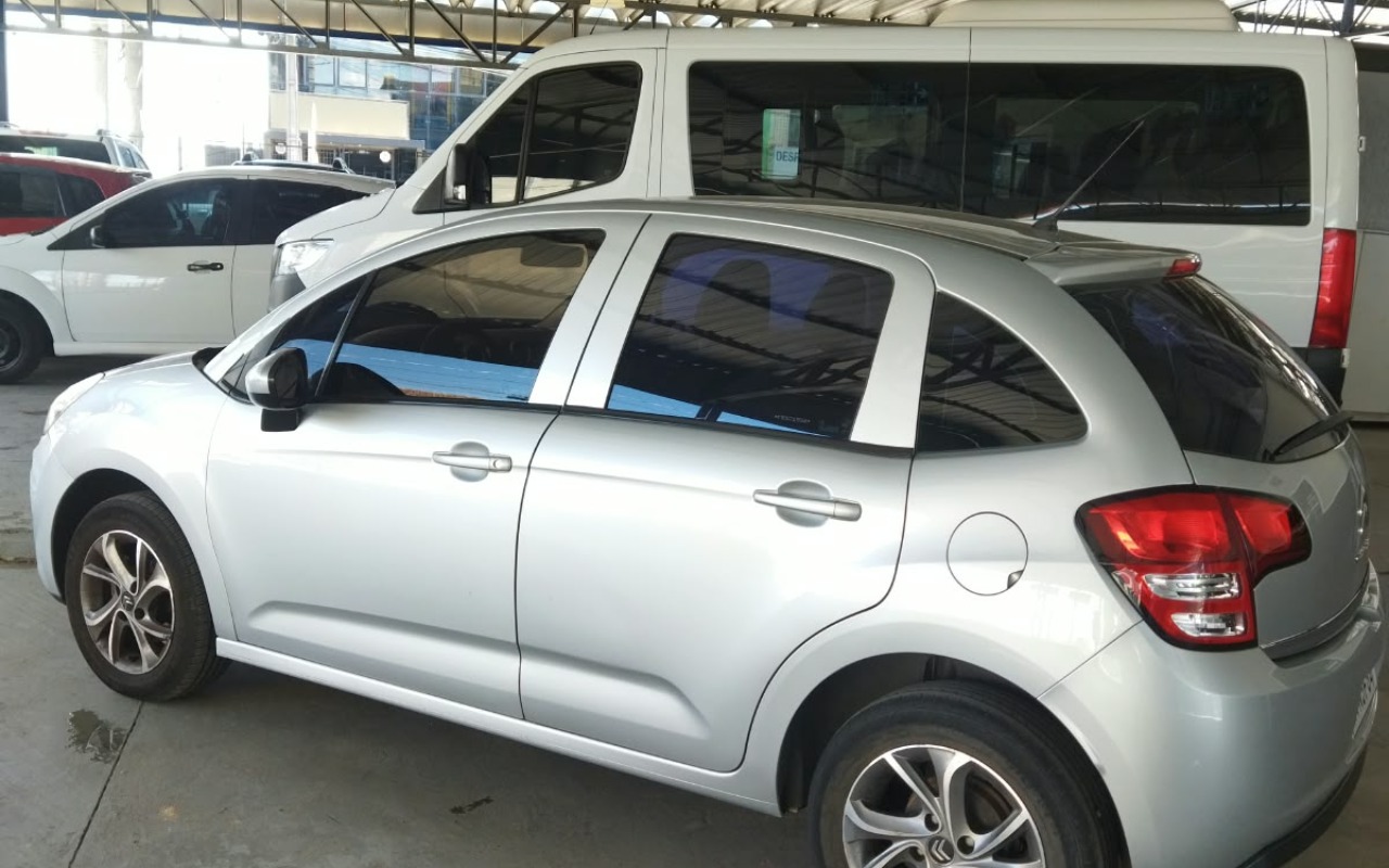 imagem-https://www.socarrao.com.br/sc-vehicle-images-prod/4403019/1792520033271-MzNmNzM3NTYtMmIwMC00MjQ5LTkxY2EtYzEzMDIwMDkxNWJmLmpwZw.jpg