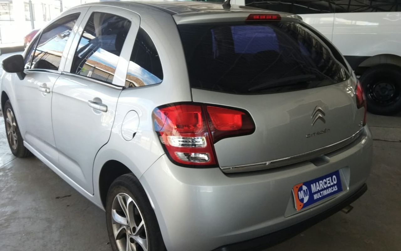 imagem-https://www.socarrao.com.br/sc-vehicle-images-prod/4403019/1792520033340-NTVlNWU4M2UtNDBmOC00OTNkLTlhMzctNjI5N2IyMjlhOGM2LmpwZw.jpg