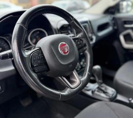 imagem-https://www.socarrao.com.br/sc-vehicle-images-prod/4403077/1792692468146-8234922_8_B_70127b4e81.jpeg