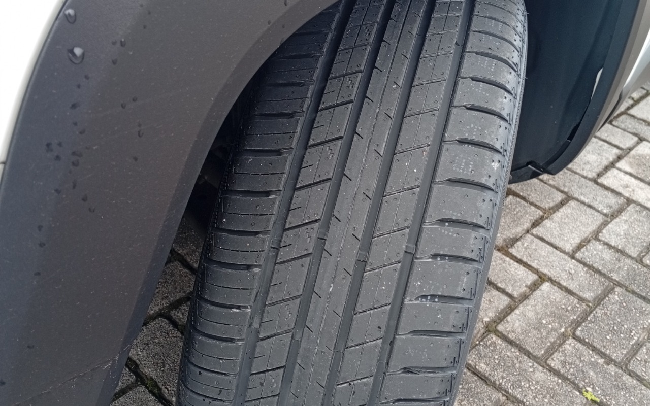imagem-https://www.socarrao.com.br/sc-vehicle-images-prod/4403140/1792520210049-UkVORUdBREUgTElNSVRFRCAyMDE4IERJRVNFTCAxNC5qcGc.jpg