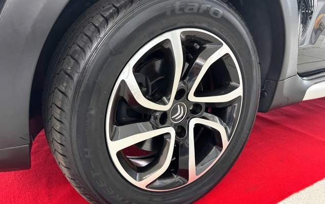 imagem-https://www.socarrao.com.br/sc-vehicle-images-prod/4403249/1792520454290-MDA5LmpwZw.jpg