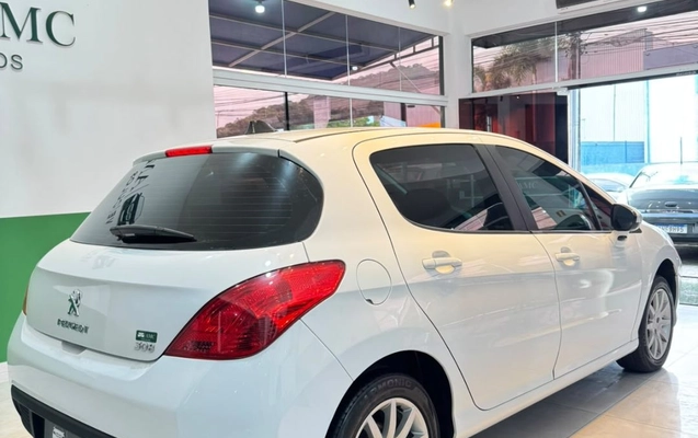 imagem-https://www.socarrao.com.br/sc-vehicle-images-prod/4403324/1792520609966-622439347a4847829c2e0c1f566ea5cd_1792520539058.jpg