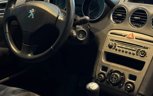 imagem-https://www.socarrao.com.br/sc-vehicle-images-prod/4403324/1792520609972-5ef55530a09449df878cc0d9d609b15e_1792520539078.jpg