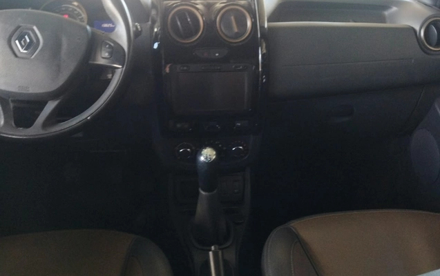 imagem-https://www.socarrao.com.br/sc-vehicle-images-prod/4403333/1792520831802-MWUzZmQzZTAtNjQwNC00ZjM2LTk3NzktZTAwMmViM2Y2ZTFhLmpwZw.jpg