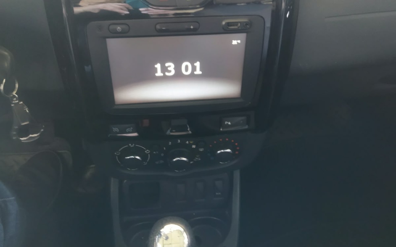 imagem-https://www.socarrao.com.br/sc-vehicle-images-prod/4403333/1792520832060-OWFjODY2ZTItNjMxZi00MzdhLWJmYTItZTdiMjlmMTMxYWQ1LmpwZw.jpg