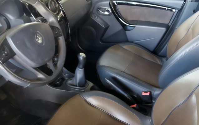 imagem-https://www.socarrao.com.br/sc-vehicle-images-prod/4403333/1792520832498-MGU5OTY4ODQtYTU3YS00YjQzLWE0MTgtYWY3ODMzNDQyYTM3LmpwZw.jpg