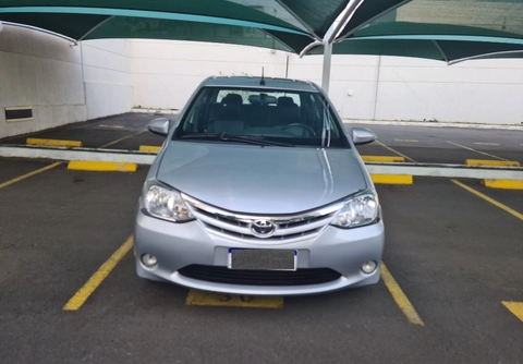 Toyota Etios 2017 Prata — foto 1 de 3