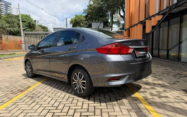 imagem-https://www.socarrao.com.br/sc-vehicle-images-prod/4403434/1792521452236-8486132_9_B_829042b309.jpeg