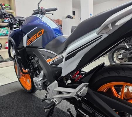imagem-https://www.socarrao.com.br/sc-vehicle-images-prod/4403696/1792522515065-8584506_6_B_4c20523ae4.jpeg