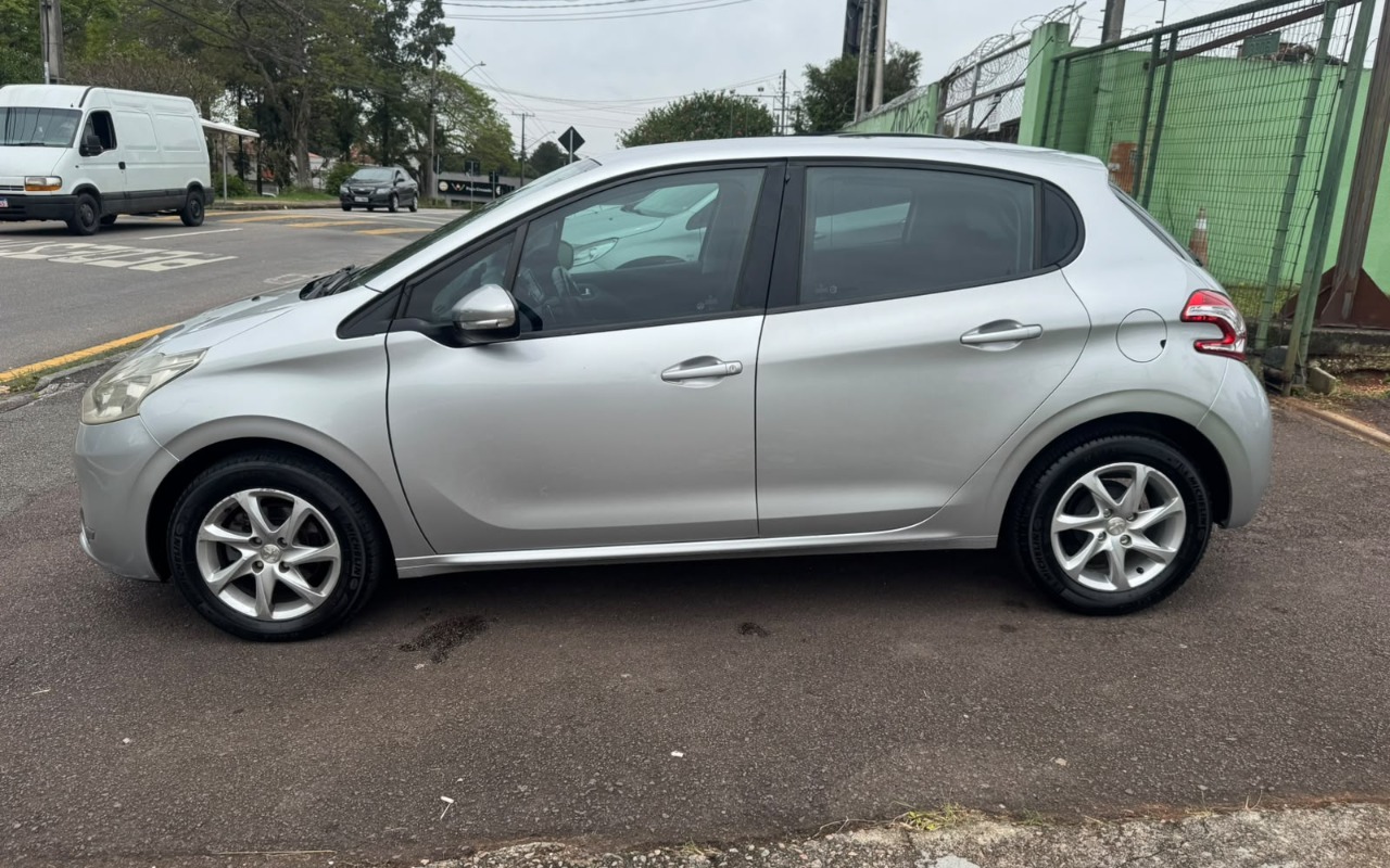 imagem-https://www.socarrao.com.br/sc-vehicle-images-prod/4403782/1792523178804-V2hhdHNBcHAgSW1hZ2UgMjAyNi0xMC0yMCBhdCAxNS40NS41NiAoNCkuanBlZw.jpeg