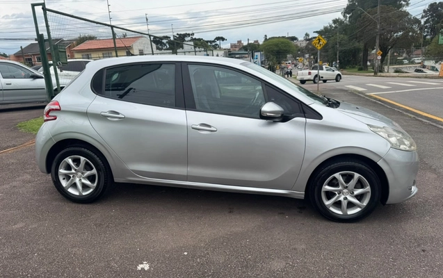 imagem-https://www.socarrao.com.br/sc-vehicle-images-prod/4403782/1792523179002-V2hhdHNBcHAgSW1hZ2UgMjAyNi0xMC0yMCBhdCAxNS40NS41Ni5qcGVn.jpeg