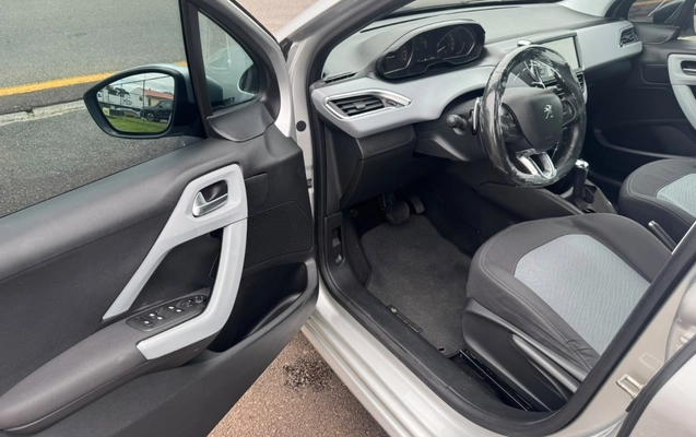 imagem-https://www.socarrao.com.br/sc-vehicle-images-prod/4403782/1792523179095-V2hhdHNBcHAgSW1hZ2UgMjAyNi0xMC0yMCBhdCAxNS40NS41NyAoMSkuanBlZw.jpeg