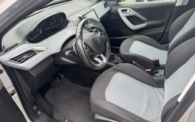 imagem-https://www.socarrao.com.br/sc-vehicle-images-prod/4403782/1792523179528-V2hhdHNBcHAgSW1hZ2UgMjAyNi0xMC0yMCBhdCAxNS40NS41NyAoMykuanBlZw.jpeg